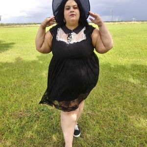 Plus Size Lace Cap Sleeve dress